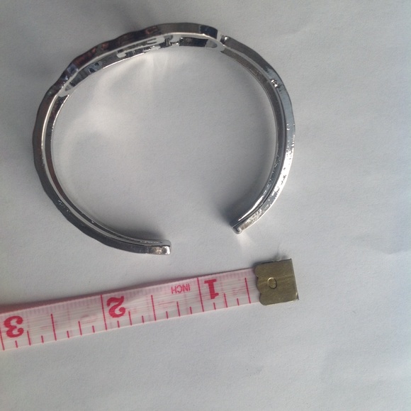 ❤️ NEW SILVER COLOR FACE EARRINGS AND BRACELET SET - Picture 6 of 8